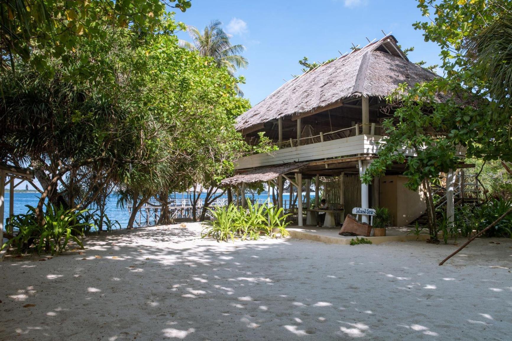 Trikora Beach Club&Resort Teluk Bakau Exterior foto