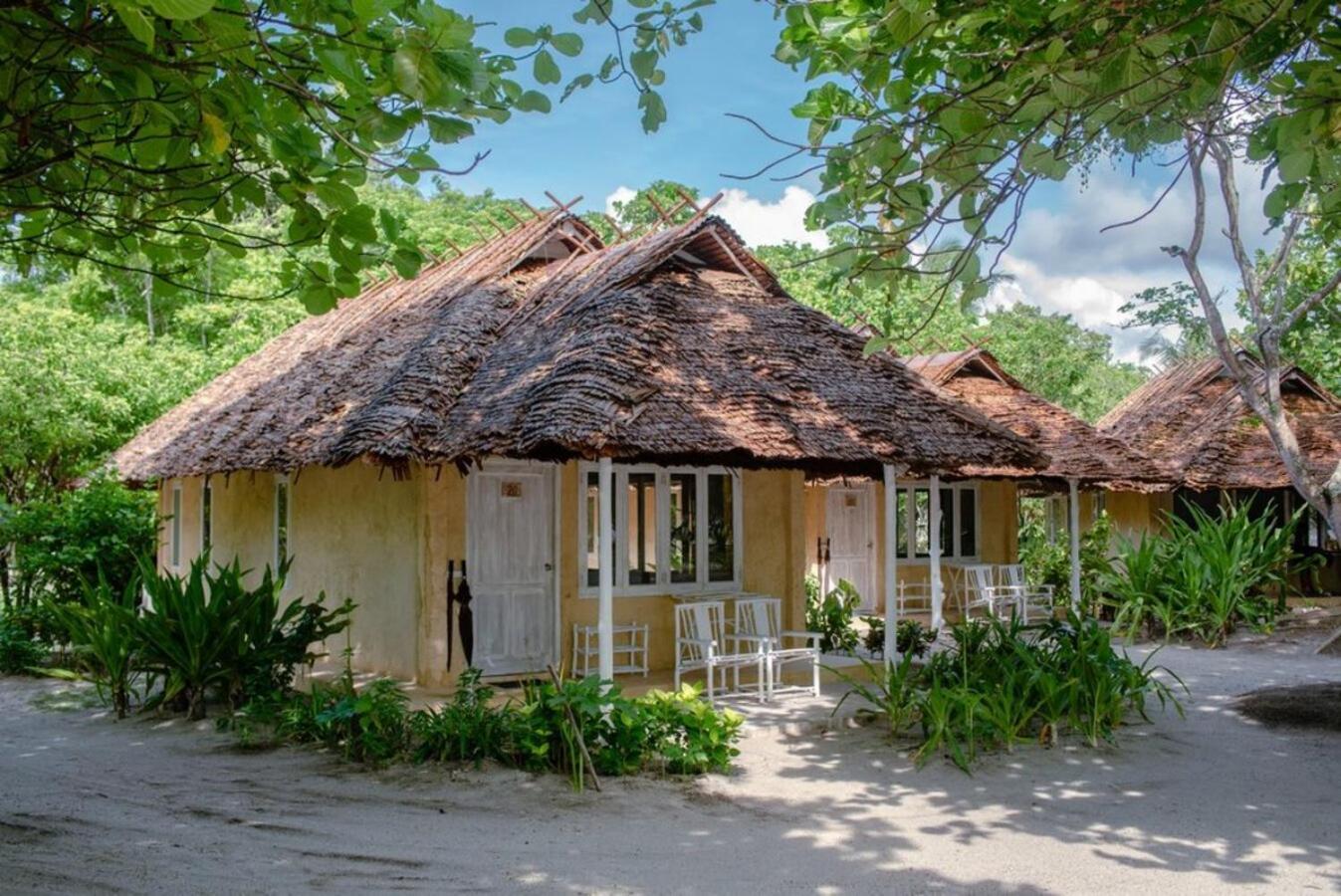 Trikora Beach Club&Resort Teluk Bakau Exterior foto